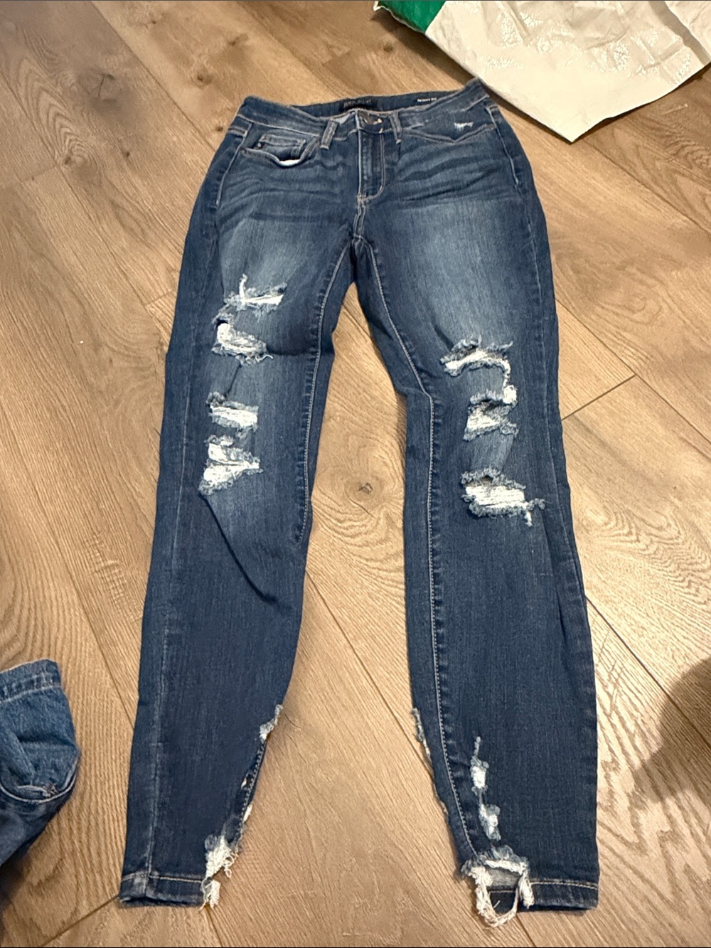 Judy Blue skinny fit size 7/28 waist Dark Wash Ripped Skinny Jeans @@@@